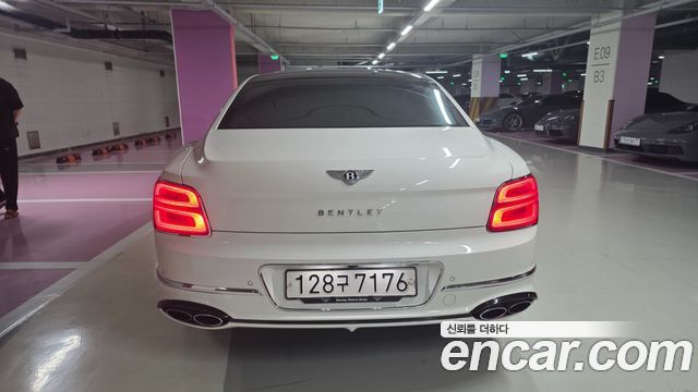 Bentley Flying Spur 4.0 — пробег 28 464 км — фото 4 из 5