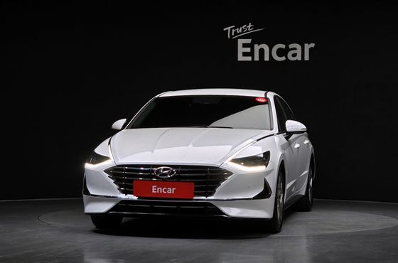 Hyundai Sonata 2.0 Premium Family — пробег 27 701 км — фото 3 из 5