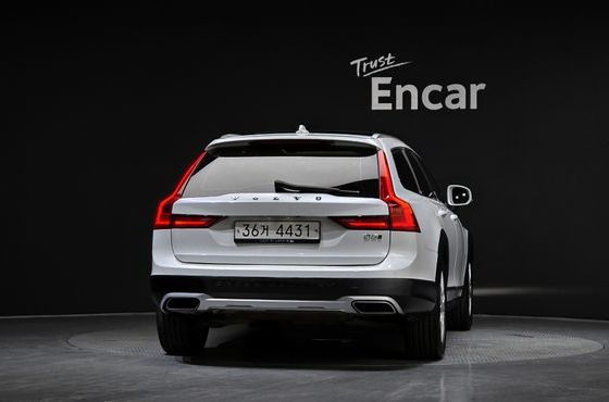 Volvo V90 D5 AWD — пробег 206 588 км — фото 4 из 5