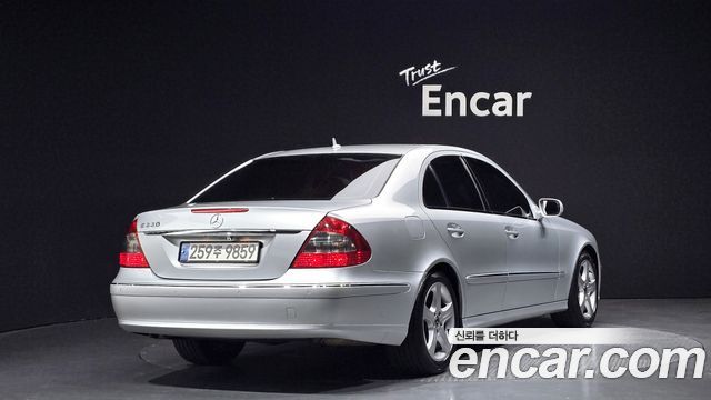 Mercedes-Benz E-Class E280 Elegance — пробег 98 236 км — фото 2 из 5