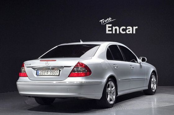 Mercedes-Benz E-Class E280 Elegance — пробег 98 236 км — фото 2 из 5