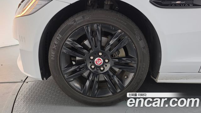 Jaguar XF из Кореи Encar