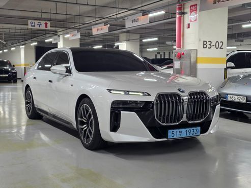 BMW i7 eDrive 50 M Sport — пробег 61 000 км — фото 3 из 5
