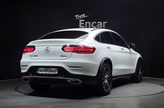 Mercedes-Benz GLC-Class GLC300 4MATIC AMG Line Coupe — пробег 32 467 км — фото 2 из 5