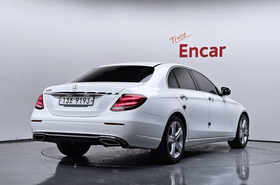 Mercedes-Benz E-Class E200 Avantgarde — пробег 82 262 км — фото 2 из 5