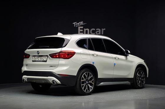 BMW X1 xDrive 20i xLine — пробег 92 328 км — фото 2 из 5