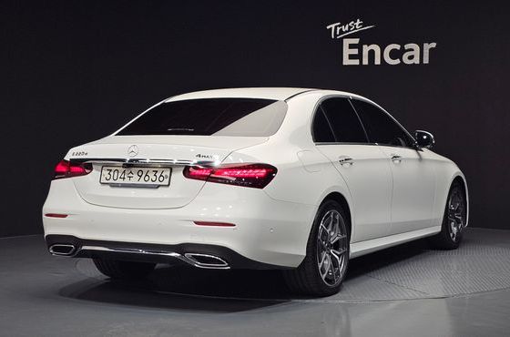 Mercedes-Benz E-Class E220d 4MATIC AMG Line — пробег 85 689 км — фото 2 из 5