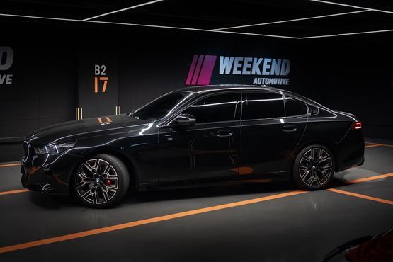 BMW 5-Series 530i xDrive M Sport Pro Special Edition — пробег 4 000 км — фото 2 из 5
