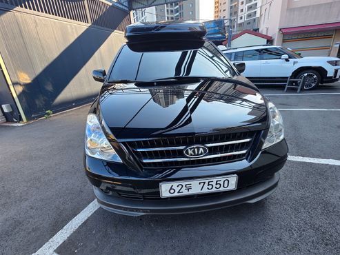 Kia Carnival HI Limousine L290 7-seater Deluxe Deluxe — пробег 80 800 км — фото 3 из 5