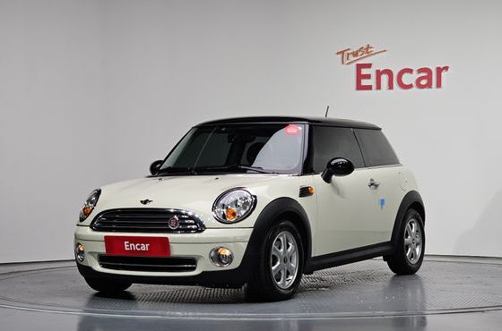 Mini Cooper SE — пробег 86 569 км — фото 1 из 5