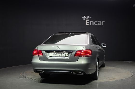 Mercedes-Benz E-Class E300 4MATIC Avantgarde — пробег 134 435 км — фото 4 из 5