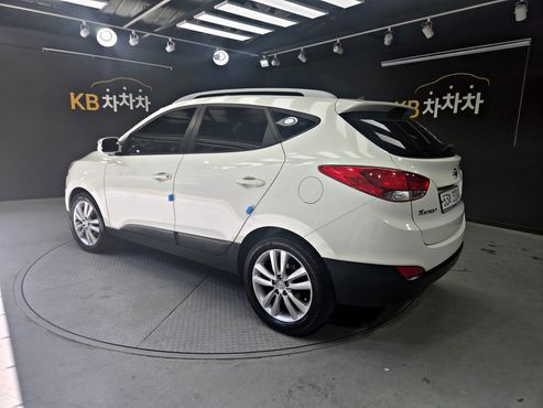 Hyundai Tucson Diesel 2WD LX20 Smart-Pack — пробег 212 901 км — фото 2 из 5