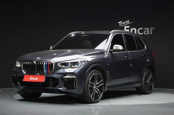 BMW X5 M50i — пробег 76 813 км — фото 1 из 5
