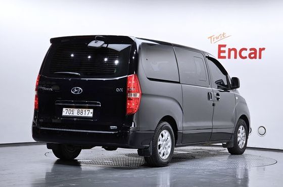 Hyundai Starex 11-Seater Wagon CVX Luxury — пробег 172 011 км — фото 2 из 5