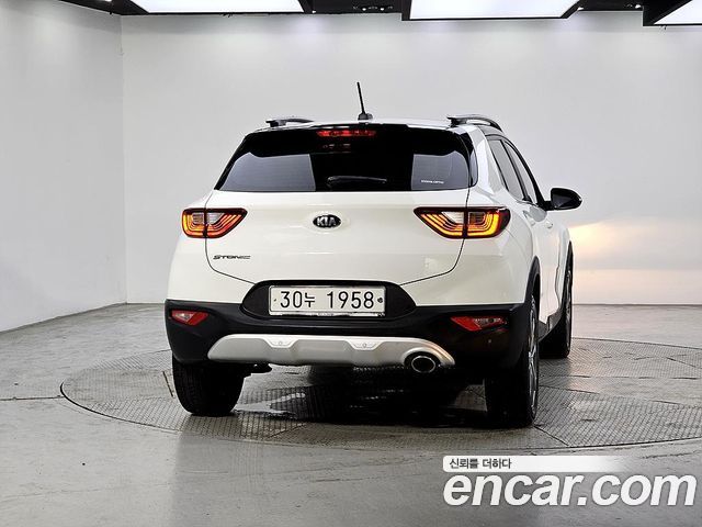 Kia Stonic из Кореи Encar