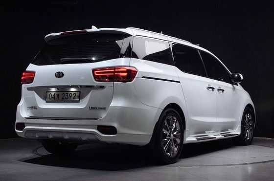 Kia Carnival 7-Seater Limousine President — пробег 47 577 км — фото 2 из 5