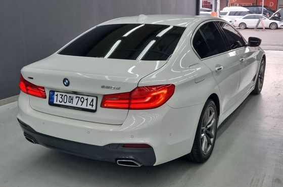BMW 5-Series 520d xDrive M Sport Package Plus — пробег 91 214 км — фото 2 из 5