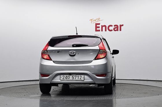 Hyundai Accent WIT 1.4 VVT Premier — пробег 96 012 км — фото 4 из 5
