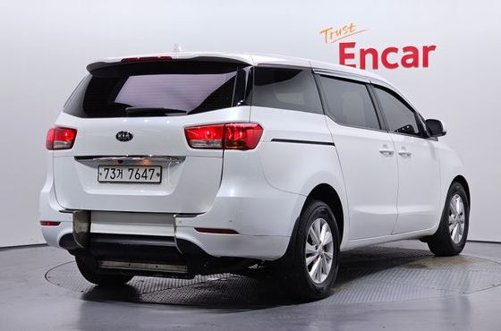 Kia Carnival 5-seater Wheelchair lift — пробег 306 863 км — фото 2 из 5