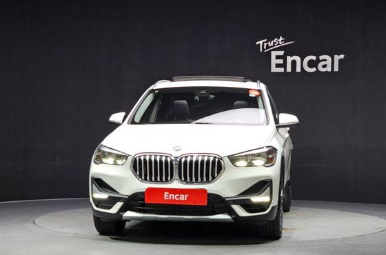 BMW X1 xDrive 20i xLine — пробег 84 099 км — фото 3 из 5