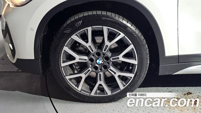 BMW X1 xDrive 20i xLine — пробег 84 099 км — фото 5 из 5