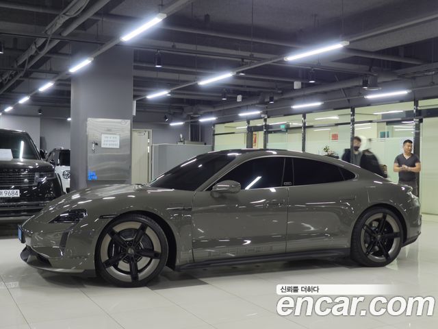 Porsche Taycan Turbo — пробег 3 900 км — фото 2 из 5
