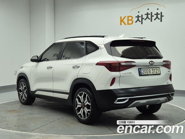Kia Seltos из Кореи Encar