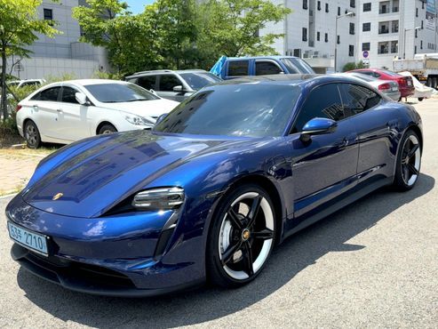 Porsche Taycan 4S — пробег 18 000 км — фото 1 из 5