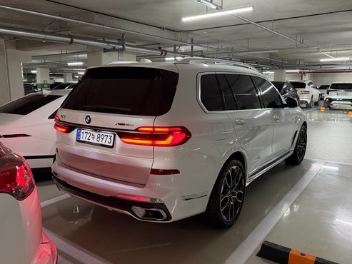 BMW X7 xDrive 40i M Sport 6STR — пробег 971 км — фото 4 из 5