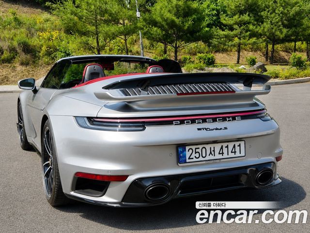 Porsche 911 Turbo S Cabriolet — пробег 15 000 км — фото 2 из 5