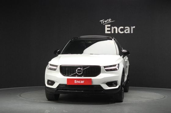 Volvo XC40 T4 R-Design — пробег 33 018 км — фото 3 из 5