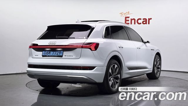 Audi e-tron из Кореи Encar