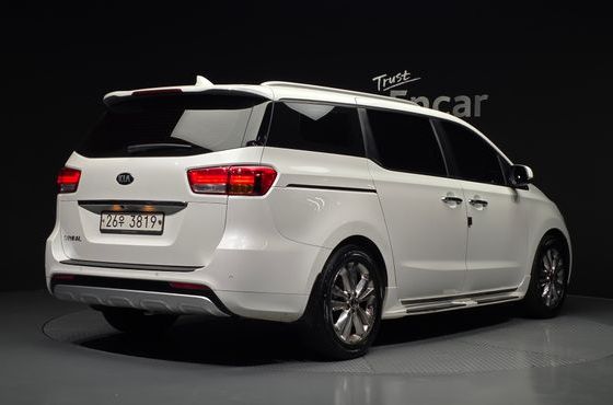 Kia Carnival 9-seater Prestige — пробег 110 800 км — фото 2 из 5
