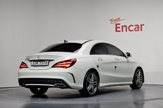 Mercedes-Benz CLA-Class CLA220 AMG Line — пробег 30 504 км — фото 2 из 5