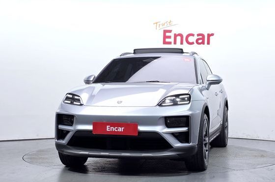 Porsche Macan Turbo — пробег 16 401 км — фото 3 из 5