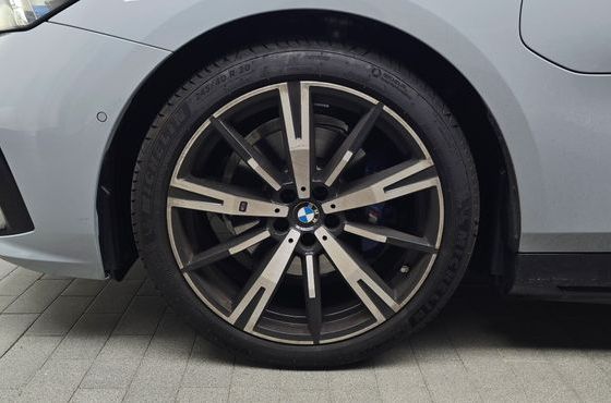 BMW 5-Series 530e M Sport — пробег 5 801 км — фото 5 из 5
