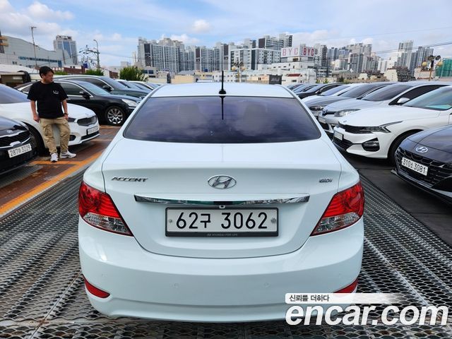 Hyundai Accent 1.6 GDI Blue Saver — пробег 176 079 км — фото 5 из 5