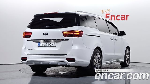 Kia Carnival из Кореи Encar