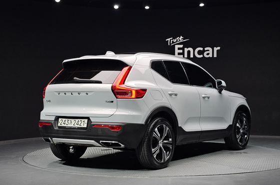 Volvo XC40 T4 Inscription — пробег 39 841 км — фото 2 из 5