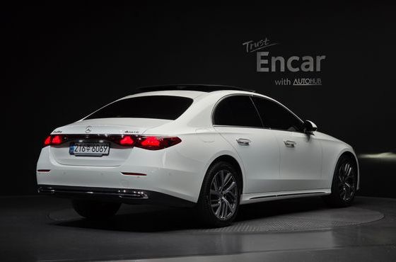 Mercedes-Benz E-Class E220d 4MATIC Exclusive — пробег 25 785 км — фото 2 из 5