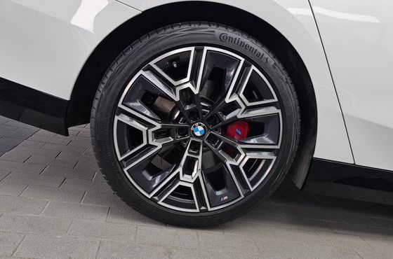 BMW 5-Series 530i xDrive M Sport Pro Special Edition — пробег 7 914 км — фото 5 из 5