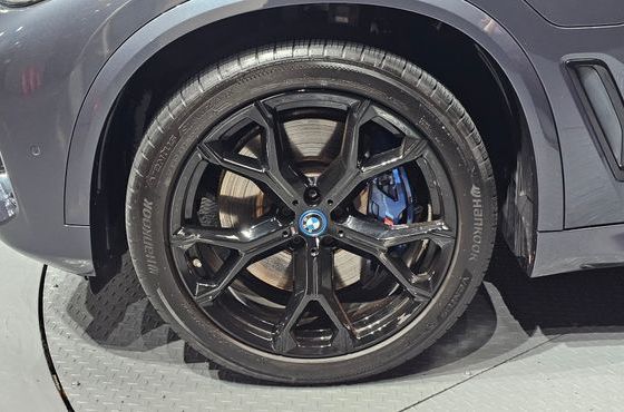 BMW X5 xDrive 45e M Sport — пробег 83 722 км — фото 5 из 5