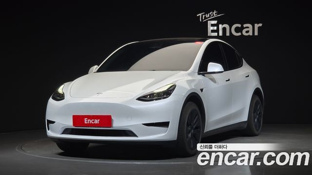 Tesla Model Y RWD — пробег 60 012 км — фото 1 из 5