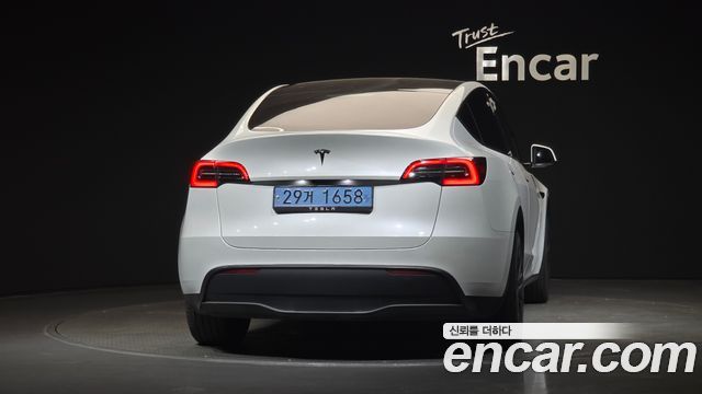 Tesla Model Y RWD — пробег 60 012 км — фото 4 из 5