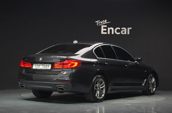 BMW 5-Series 520d xDrive M Sport Package Plus — пробег 141 208 км — фото 2 из 5