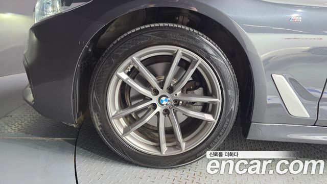 BMW 5-Series 520d xDrive M Sport Package Plus — пробег 141 208 км — фото 5 из 5