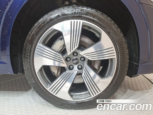 Audi e-tron из Кореи Encar