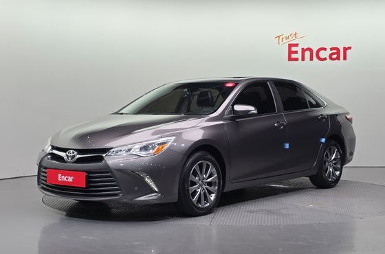 Toyota Camry 2.5 XLE — пробег 82 720 км — фото 1 из 5