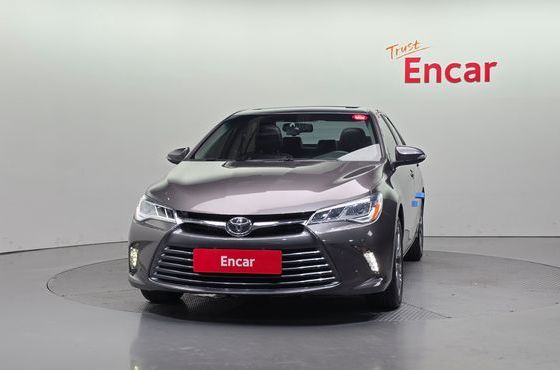 Toyota Camry 2.5 XLE — пробег 82 720 км — фото 3 из 5