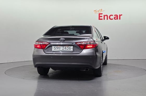 Toyota Camry 2.5 XLE — пробег 82 720 км — фото 4 из 5